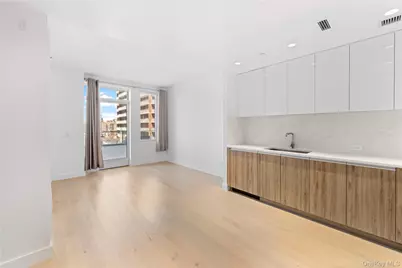 136-18 Maple Avenue #5G, Flushing, NY 11355 - Photo 3