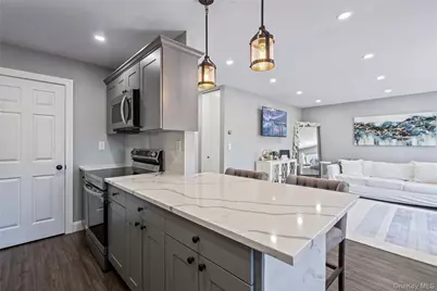 24 Richmond Boulevard #4B, Ronkonkoma, NY 11779 - Photo 5