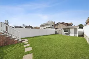 10-26 148th St, Whitestone, NY 11357 - Photo 19