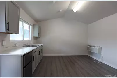 669 Broadway 9W #6, Ulster Park, NY 12487 - Photo 7