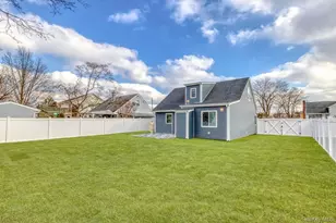 2327 Volante Pl, Westbury, NY 11590 - Photo 13