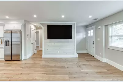 2327 Volante Place, Westbury, NY 11590 - Photo 3