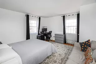 70 Marsulin Dr, Syosset, NY 11791 - Photo 19