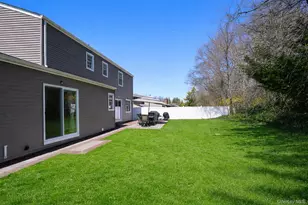 70 Marsulin Dr, Syosset, NY 11791 - Photo 23