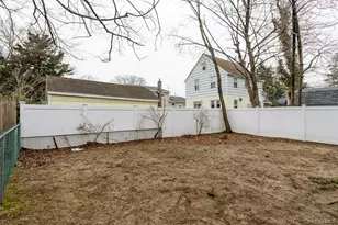 57 Sagamore Hill Dr, Port Washington, NY 11050 - Photo 9