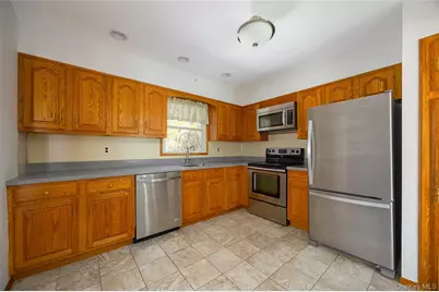 41 Julie Drive, Hopewell Junction, NY 12533 - Photo 5