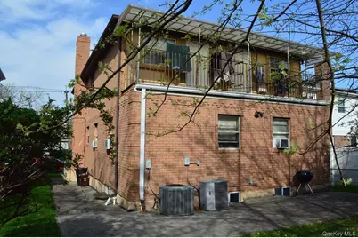 13-31 209th St, Bayside, NY 11360 - Photo 23