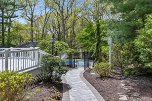 9 Concord Dr, Northport, NY 11768 - Photo 37