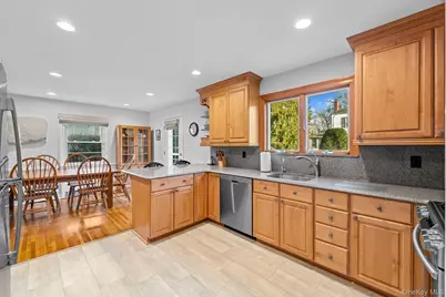 170 Woodbine Avenue, Merrick, NY 11566 - Photo 3