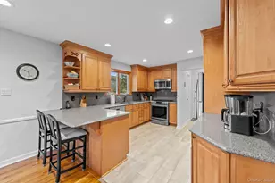 170 Woodbine Ave, Merrick, NY 11566 - Photo 5