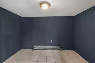 91 Elzey Ave, Elmont, NY 11003 - Photo 21