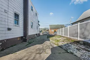 91 Elzey Ave, Elmont, NY 11003 - Photo 5