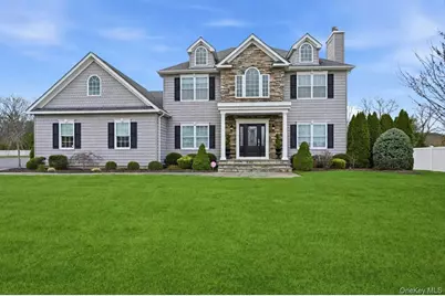 14 Southview Circle, Lake Grove, NY 11755 - Photo 1