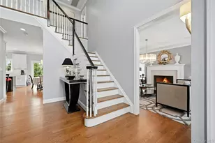 14 Southview Cir, Lake Grove, NY 11755 - Photo 3