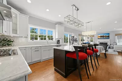 14 Southview Circle, Lake Grove, NY 11755 - Photo 11