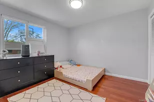 69-27 218th St, Bayside, NY 11364 - Photo 9