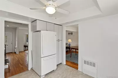 72 Woolsey Avenue, Glen Cove, NY 11542 - Photo 15