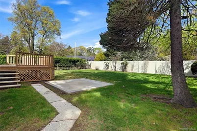 72 Woolsey Avenue, Glen Cove, NY 11542 - Photo 37