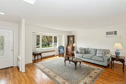 72 Woolsey Avenue, Glen Cove, NY 11542 - Photo 5