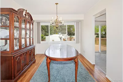 72 Woolsey Avenue, Glen Cove, NY 11542 - Photo 11