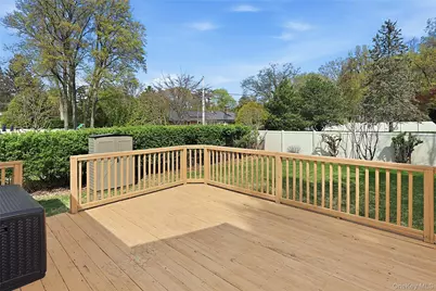 72 Woolsey Avenue, Glen Cove, NY 11542 - Photo 29
