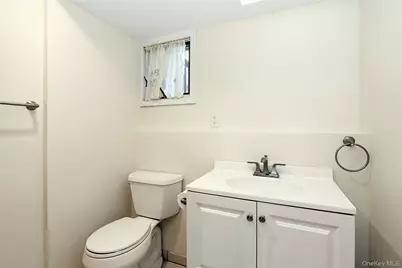 72 Woolsey Avenue, Glen Cove, NY 11542 - Photo 25