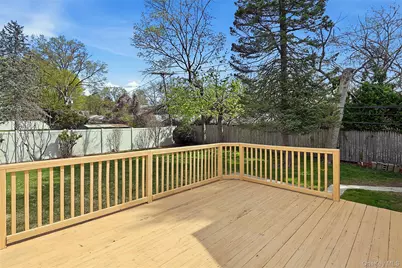 72 Woolsey Avenue, Glen Cove, NY 11542 - Photo 31