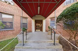 161 Pearsall Dr, Mount Vernon, NY 10552 - Photo 3