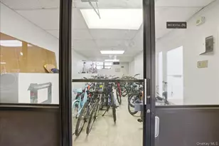 161 Pearsall Dr, Mount Vernon, NY 10552 - Photo 15