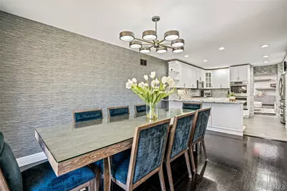 114 The Crescent, Roslyn Heights, NY 11577 - Photo 11