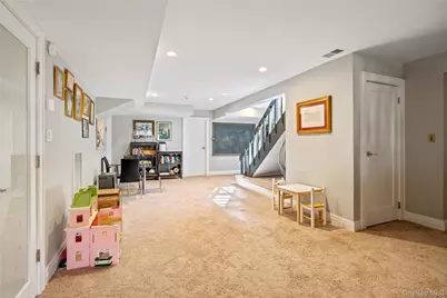 114 The Crescent, Roslyn Heights, NY 11577 - Photo 27