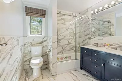 114 The Crescent, Roslyn Heights, NY 11577 - Photo 25