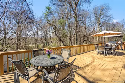 114 The Crescent, Roslyn Heights, NY 11577 - Photo 29