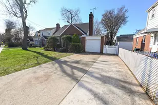 168 Hendrickson Ave, Valley Stream, NY 11580 - Photo 21