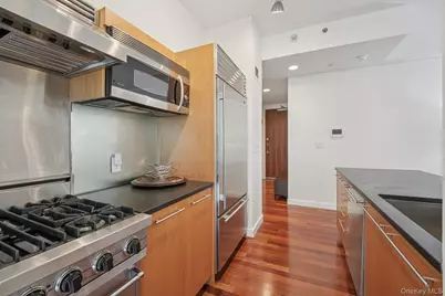 25 City Place #4B, White Plains, NY 10601 - Photo 5