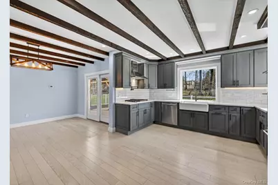 27 Pacific Avenue, Nanuet, NY 10954 - Photo 13