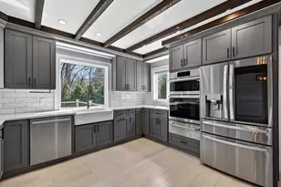 27 Pacific Ave, Nanuet, NY 10954 - Photo 11