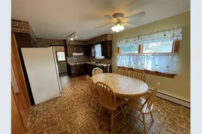 152 N Fulton Avenue, Lindenhurst, NY 11757 - Photo 7