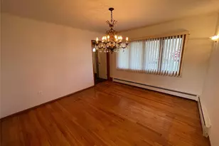 152 N Fulton Ave, Lindenhurst, NY 11757 - Photo 5