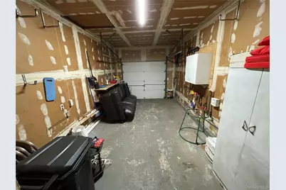 152 N Fulton Avenue, Lindenhurst, NY 11757 - Photo 23