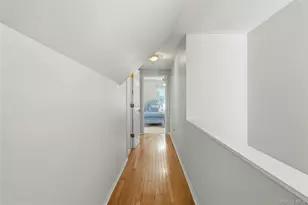 43 Beechwood Ln, New Hyde Park, NY 11040 - Photo 17