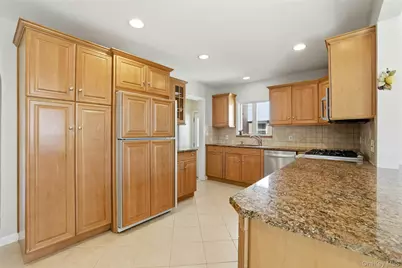 43 Beechwood Lane, New Hyde Park, NY 11040 - Photo 7