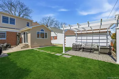 43 Beechwood Lane, New Hyde Park, NY 11040 - Photo 25