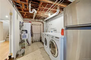 43 Beechwood Ln, New Hyde Park, NY 11040 - Photo 21