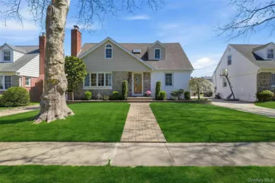 43 Beechwood Lane, New Hyde Park, NY 11040 - Photo 1