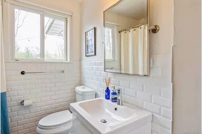 85 Camberly Road, East Hampton, NY 11937 - Photo 15