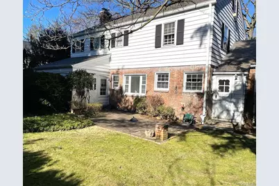 106 Trumbull Road, Manhasset, NY 11030 - Photo 25