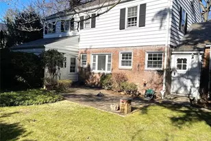 106 Trumbull Rd, Manhasset, NY 11030 - Photo 25