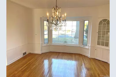 106 Trumbull Road, Manhasset, NY 11030 - Photo 9