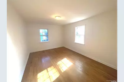 106 Trumbull Road, Manhasset, NY 11030 - Photo 17